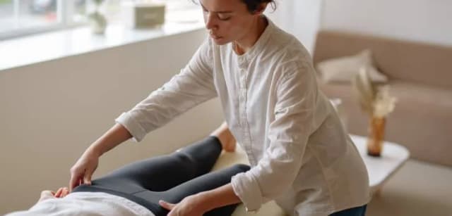 Ile zarabia fizjoterapeuta w Szwajcarii? Zaskakujące fakty o wynagrodzeniu Ile zarabia fizjoterapeuta w Szwajcarii? Zaskakujące fakty o wynagrodzeniu