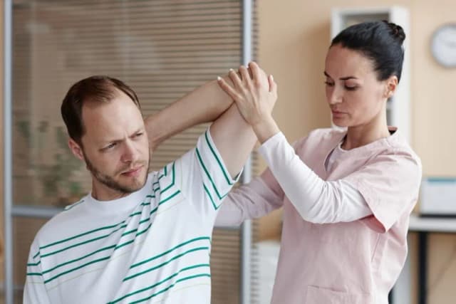 Czy rehabilitacja boli? Odkryj, co naprawdę możesz odczuwać Czy rehabilitacja boli? Odkryj, co naprawdę możesz odczuwać