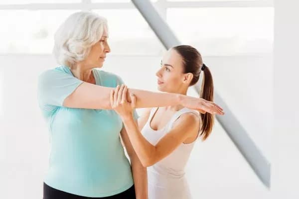 Jak długo trwa rehabilitacja po złamaniu kości ramiennej? Kluczowe informacje Jak długo trwa rehabilitacja po złamaniu kości ramiennej? Kluczowe informacje